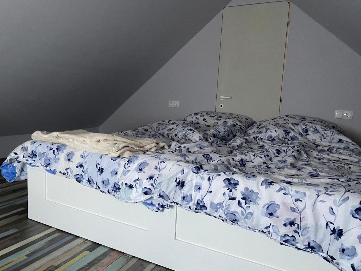 Veronika Vendeghaz Muraratka Buitenkant foto